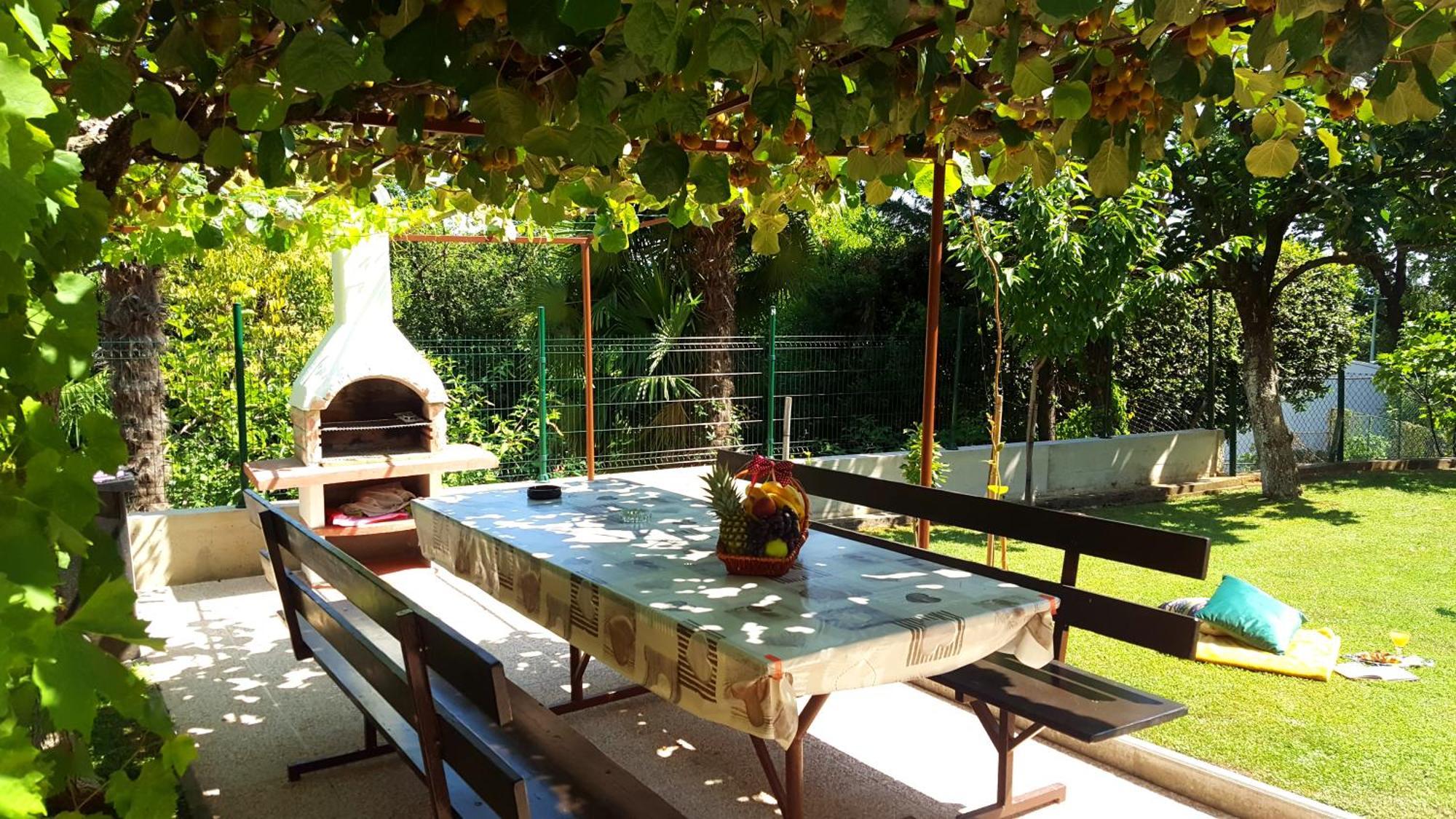 Apartma Mary's Garden *